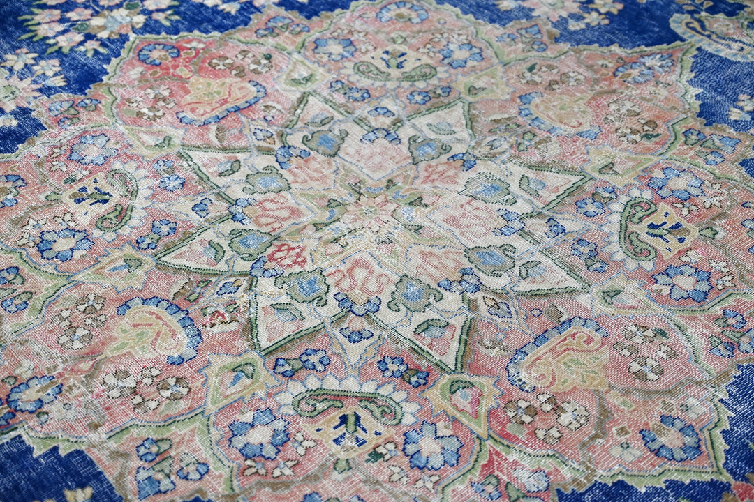 blue Large rug 8' 6" x 8' 6"