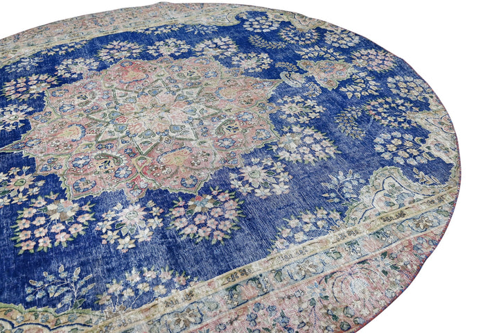 blue Large rug 8' 6" x 8' 6"