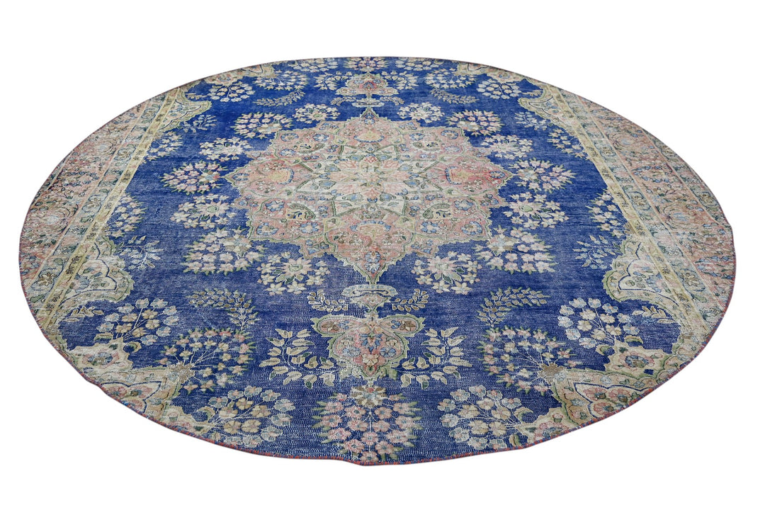 blue Large rug 8' 6" x 8' 6"