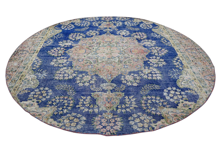 blue Large rug 8' 6" x 8' 6"
