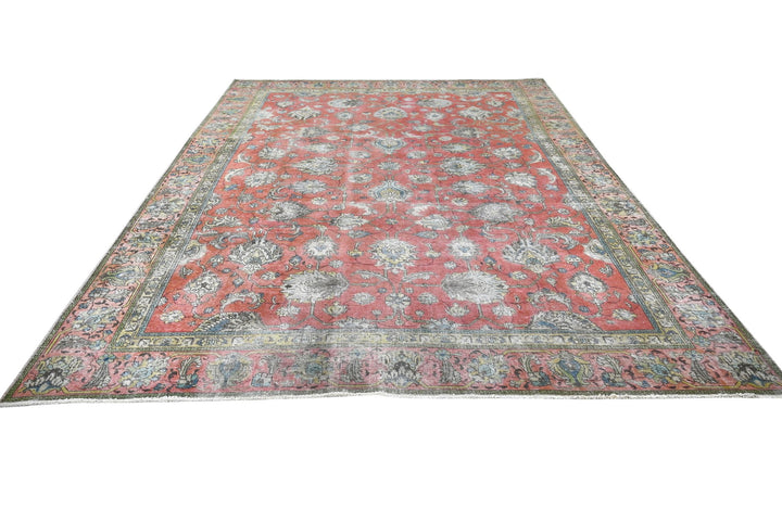 red Oversized rug 9' 0" x 11' 8"