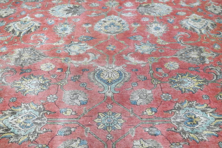 red Oversized rug 9' 0" x 11' 8"