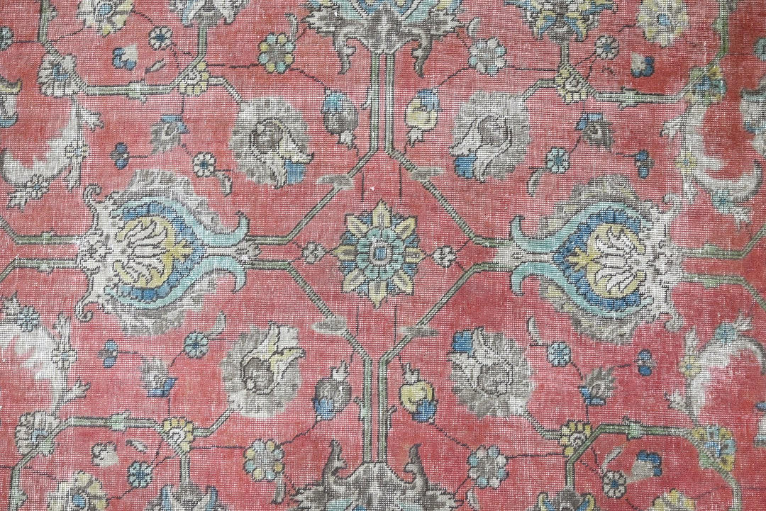 red Oversized rug 9' 0" x 11' 8"