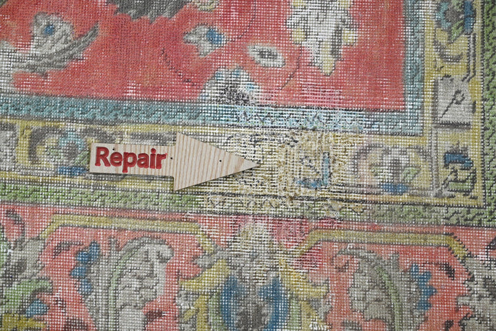 red Oversized rug 9' 0" x 11' 8"