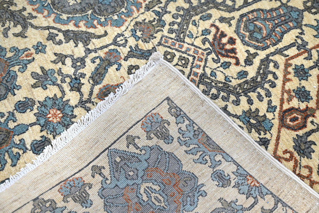 white Oversized rug 8' 11" x 11' 11"