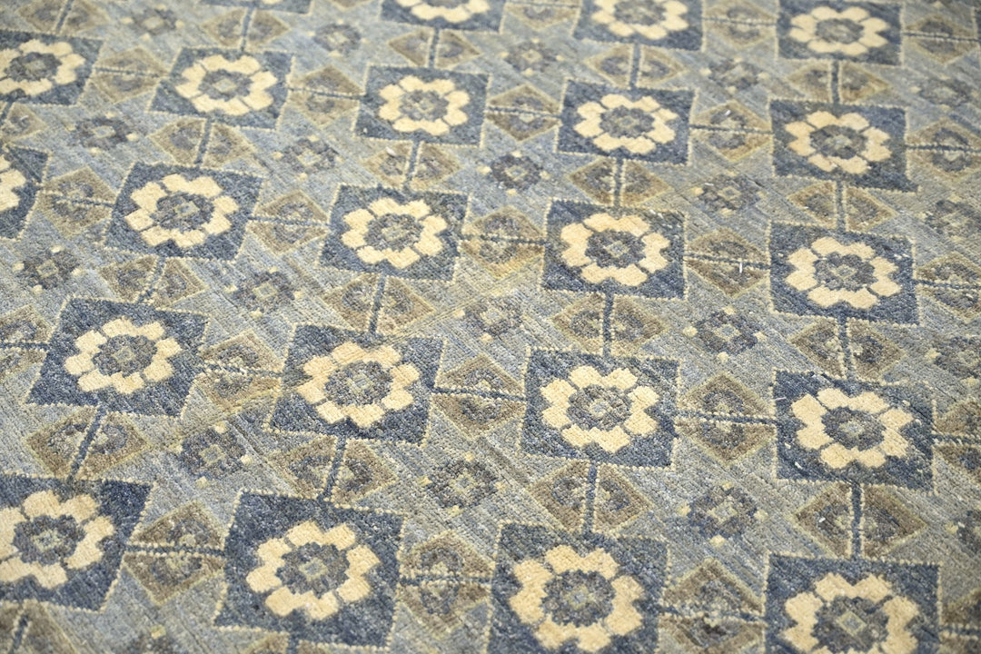 blue Oversized rug 8' 9" x 10' 2"