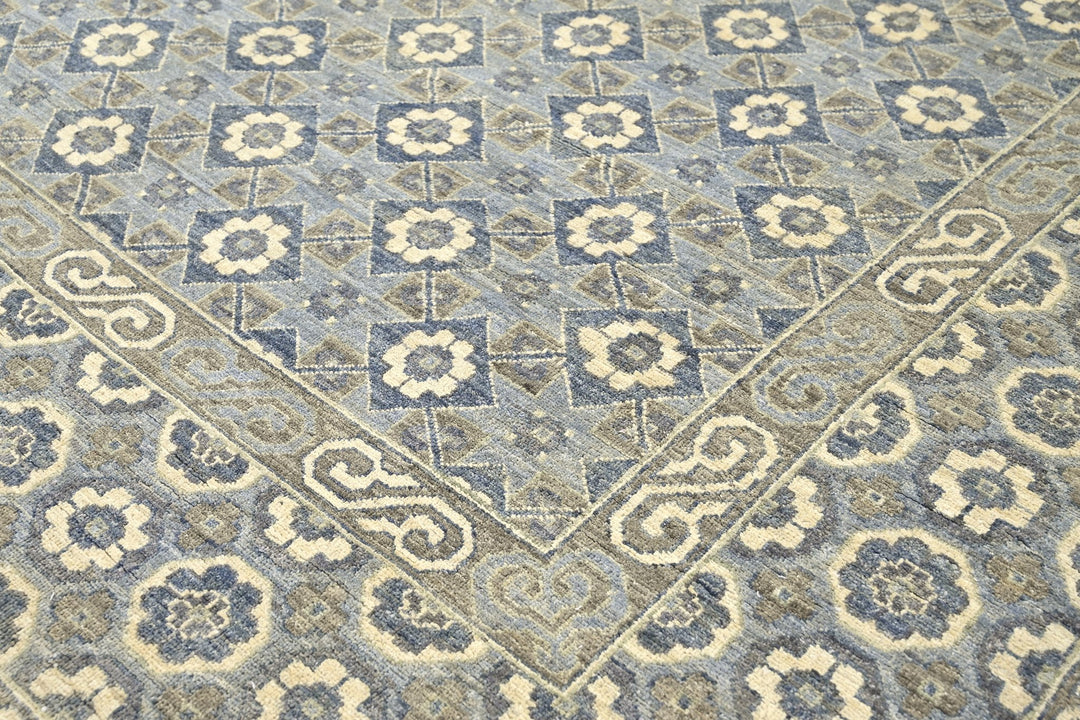 blue Oversized rug 8' 9" x 10' 2"
