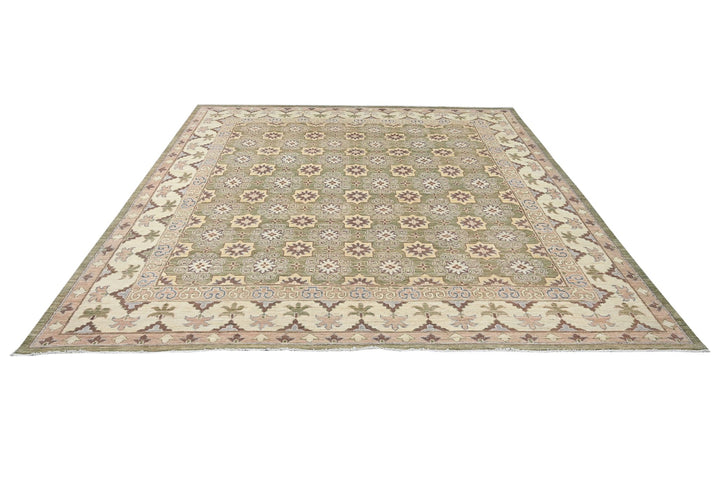 green Large rug 8' 4" x 9' 4"
