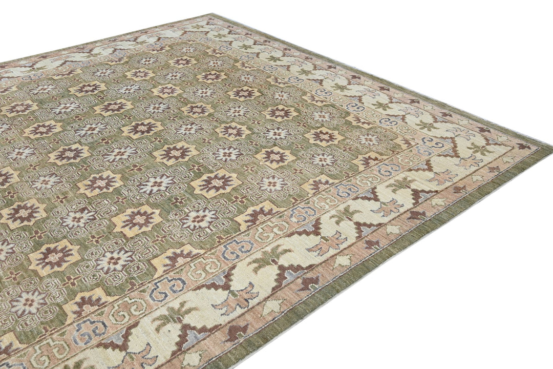 green Large rug 8' 4" x 9' 4"