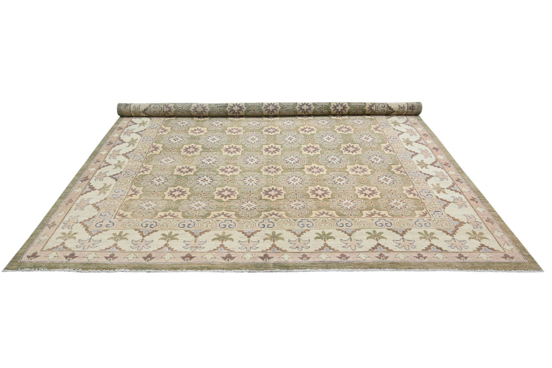 green Large rug 8' 4" x 9' 4"