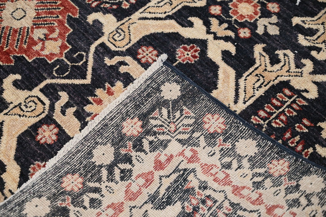 black Large rug 8' 0" x 9' 4"