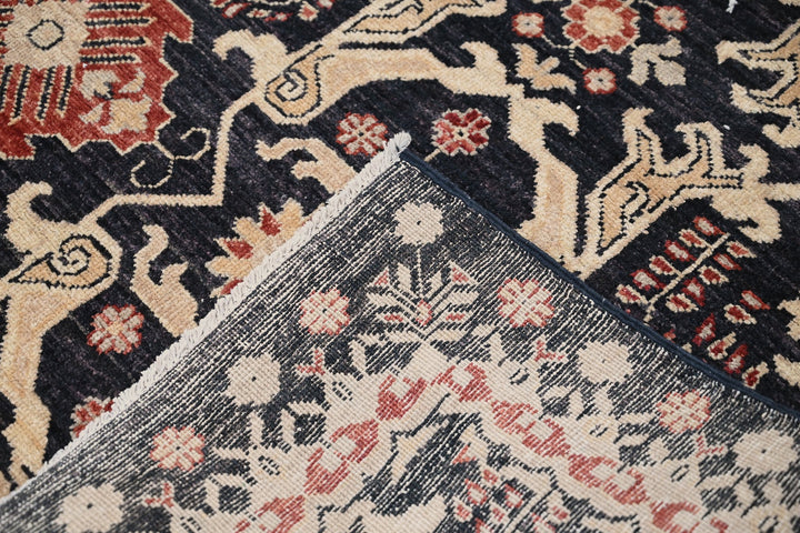black Large rug 8' 0" x 9' 4"