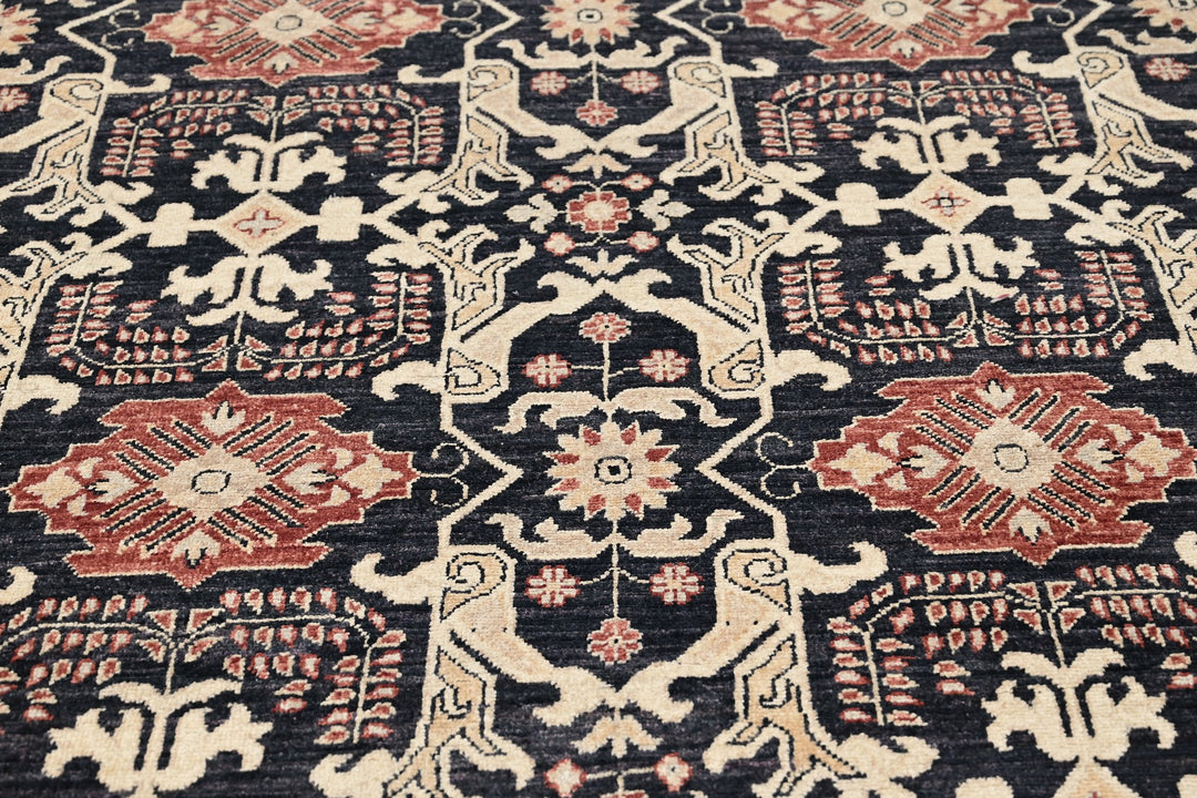 black Large rug 8' 0" x 9' 4"