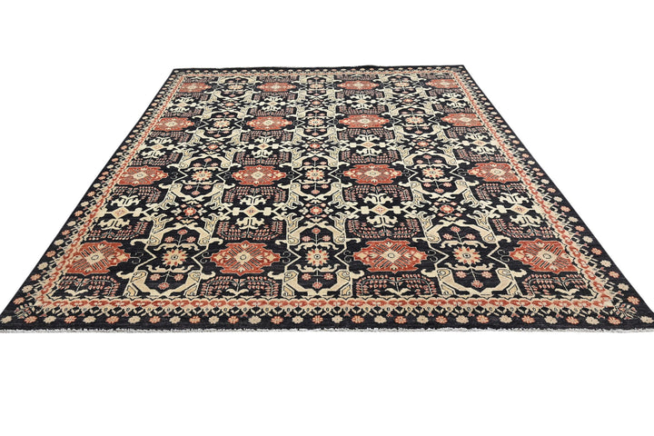 black Large rug 8' 0" x 9' 4"