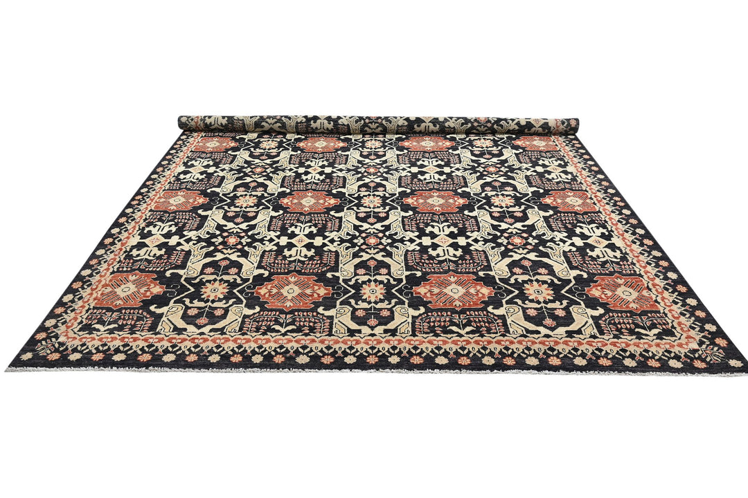 black Large rug 8' 0" x 9' 4"