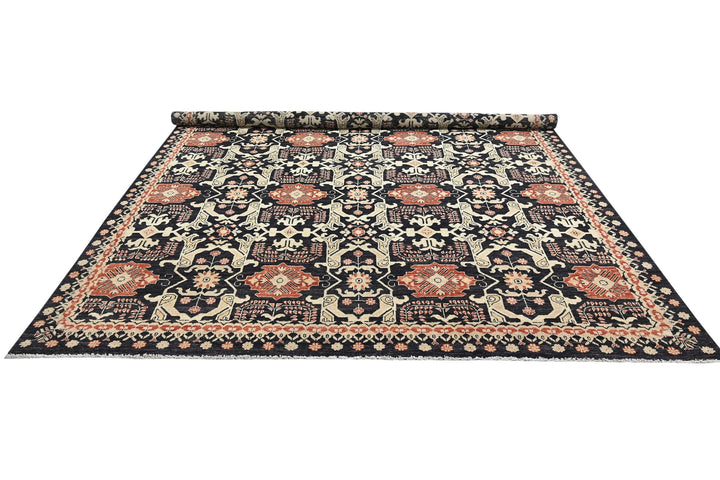 black Large rug 8' 0" x 9' 4"