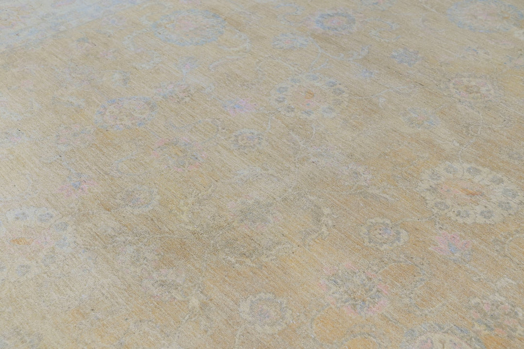 brown Oversized rug 9' 10" x 13' 3"