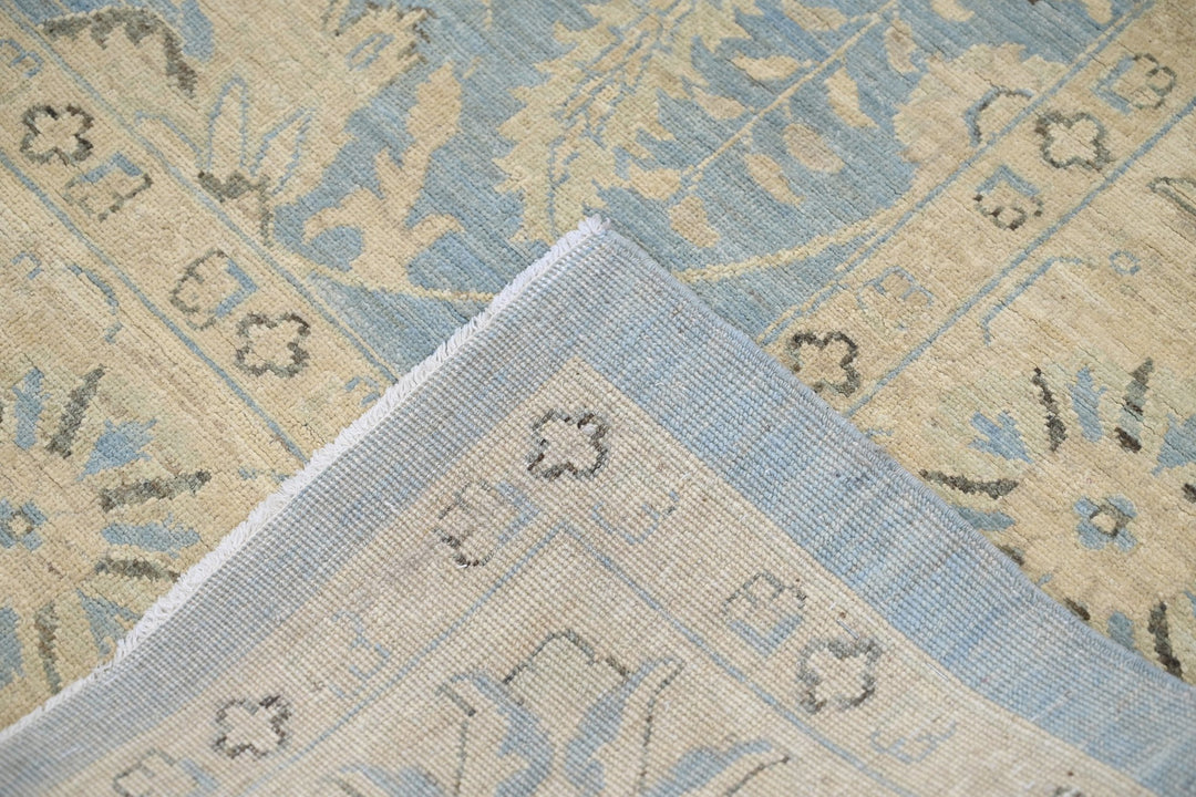 blue Large rug 7' 8" x 9' 5"
