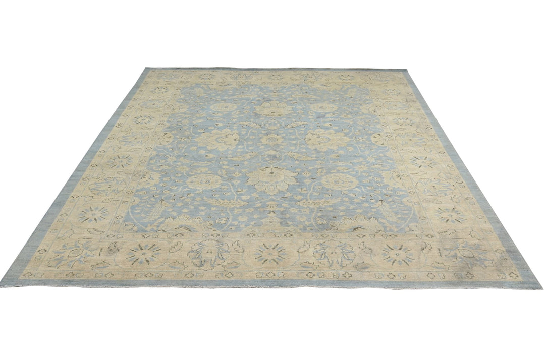 blue Large rug 7' 8" x 9' 5"