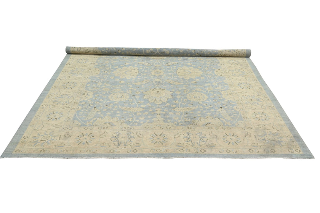 blue Large rug 7' 8" x 9' 5"