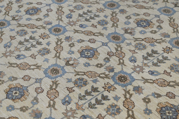 white Oversized rug 8' 10" x 12' 4"