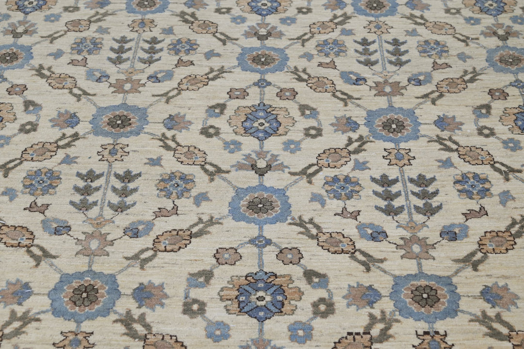 white Oversized rug 8' 10" x 12' 4"