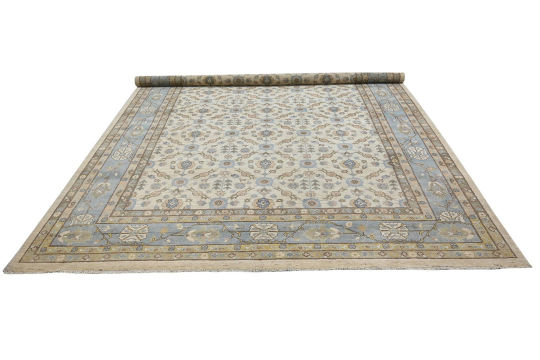 white Oversized rug 8' 10" x 12' 4"