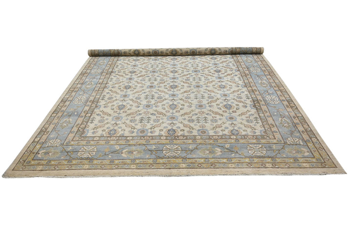 white Oversized rug 8' 10" x 12' 4"