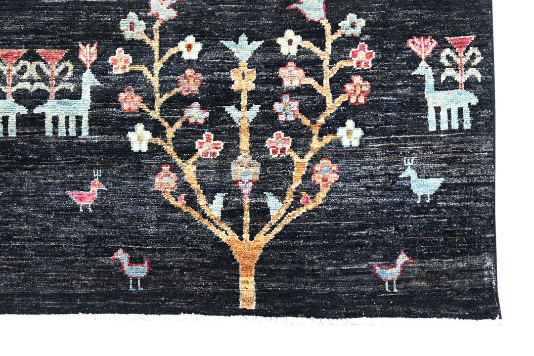 black Large rug 8' 3" x 11' 0"