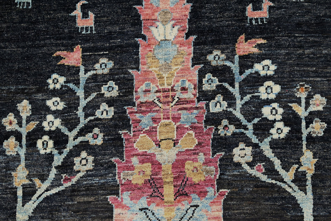 black Large rug 8' 3" x 11' 0"