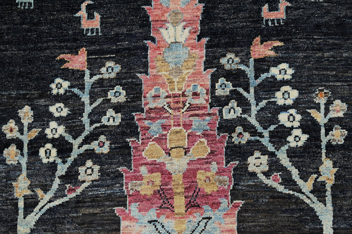 black Large rug 8' 3" x 11' 0"