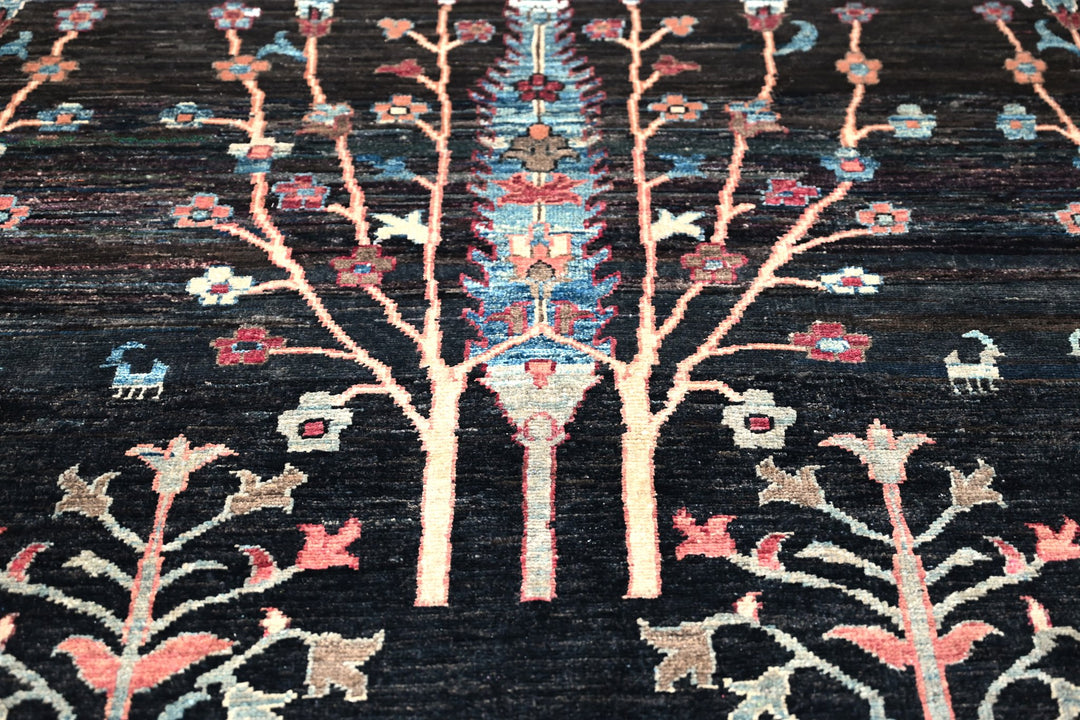 black Large rug 8' 3" x 11' 0"