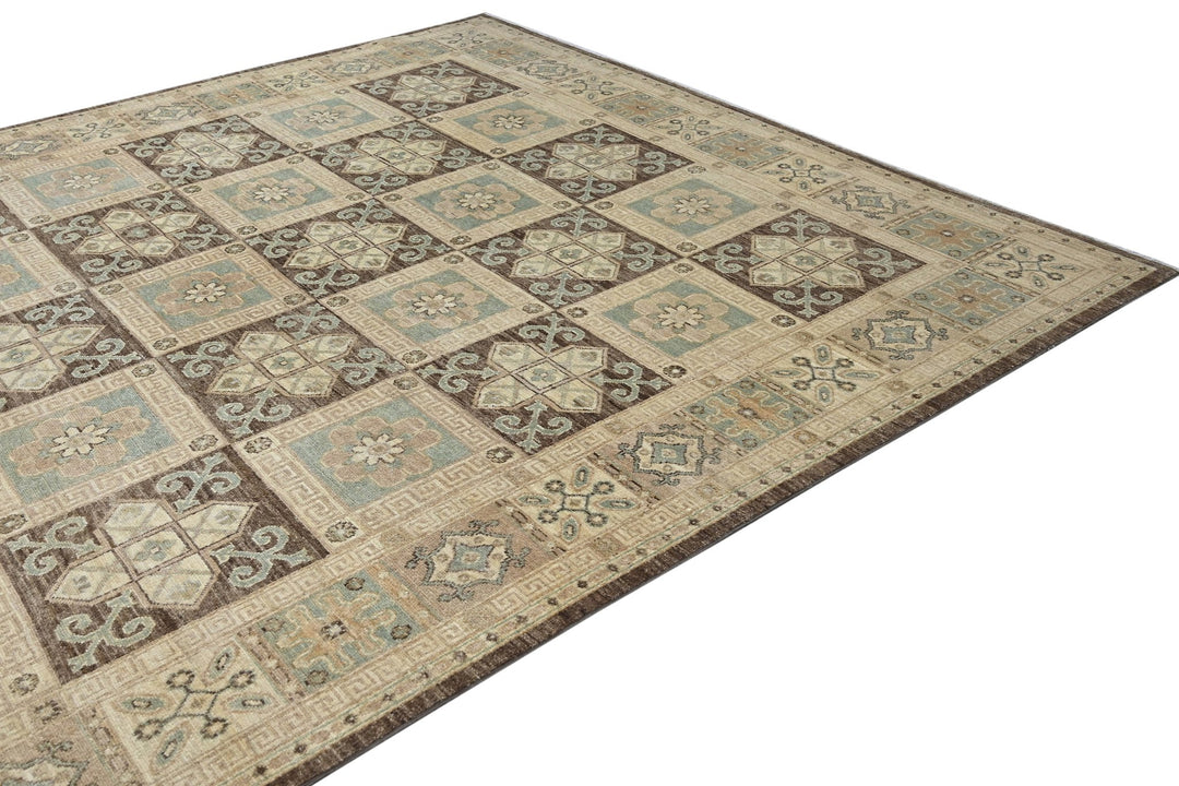 brown Large rug 8' 0" x 9' 8"