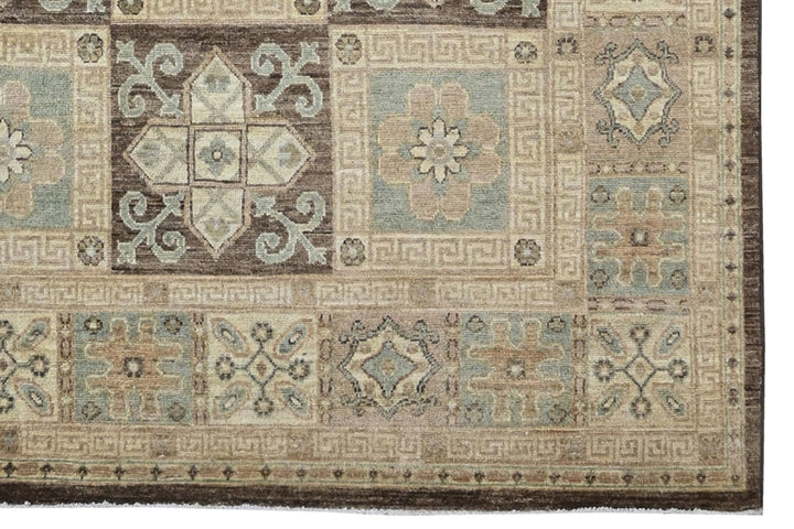 brown Large rug 8' 0" x 9' 8"