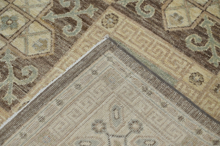 brown Large rug 8' 0" x 9' 8"