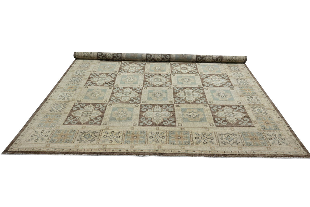 brown Large rug 8' 0" x 9' 8"