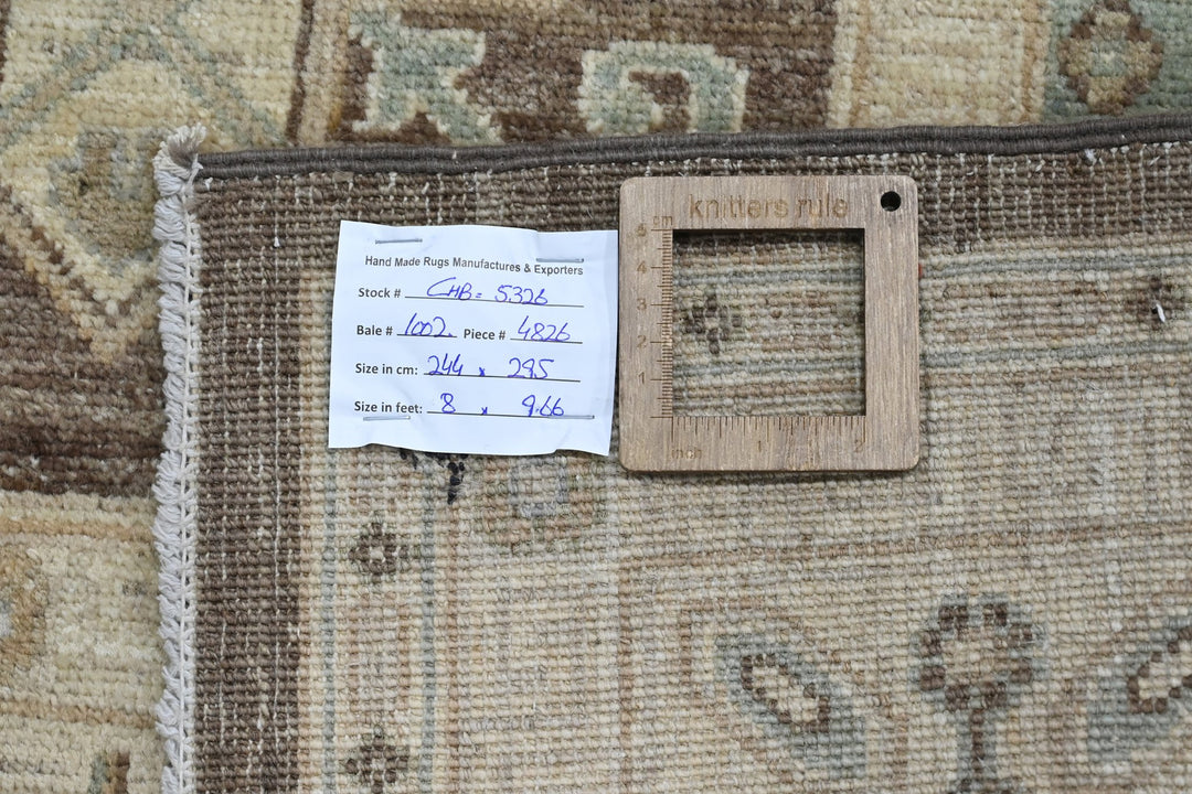 brown Large rug 8' 0" x 9' 8"