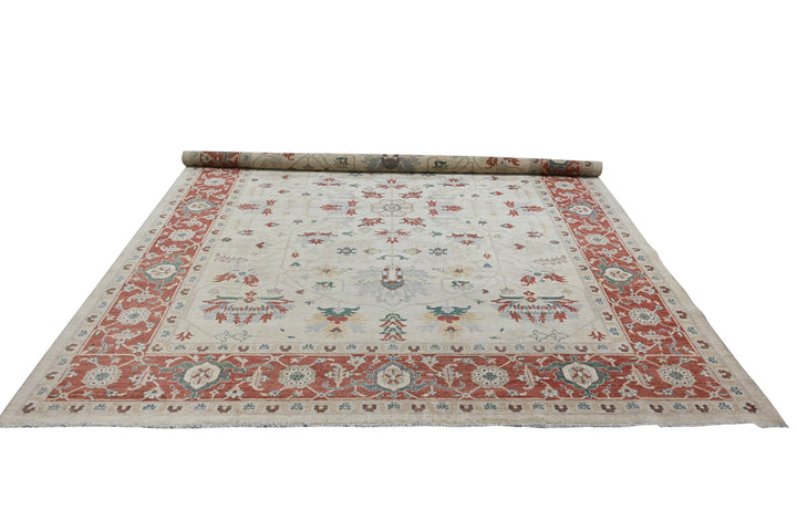 white Large rug 8' 1" x 9' 11"