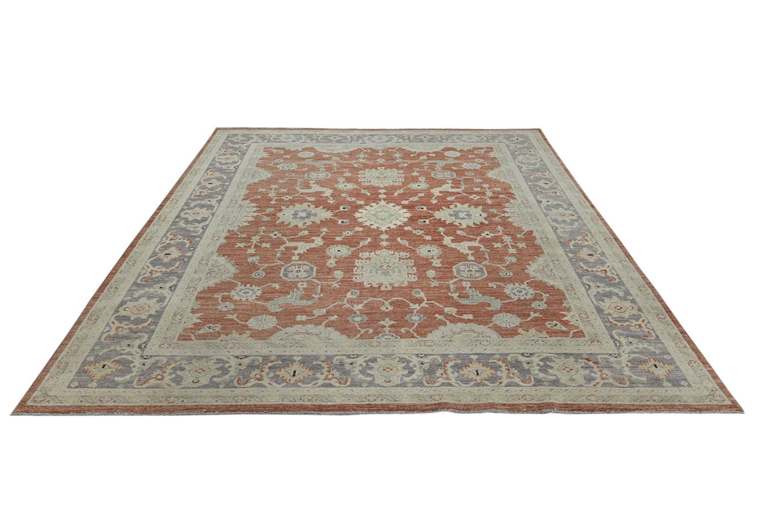 red Large rug 7' 10" x 9' 8"