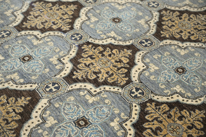 brown Large rug 8' 0" x 10' 1"