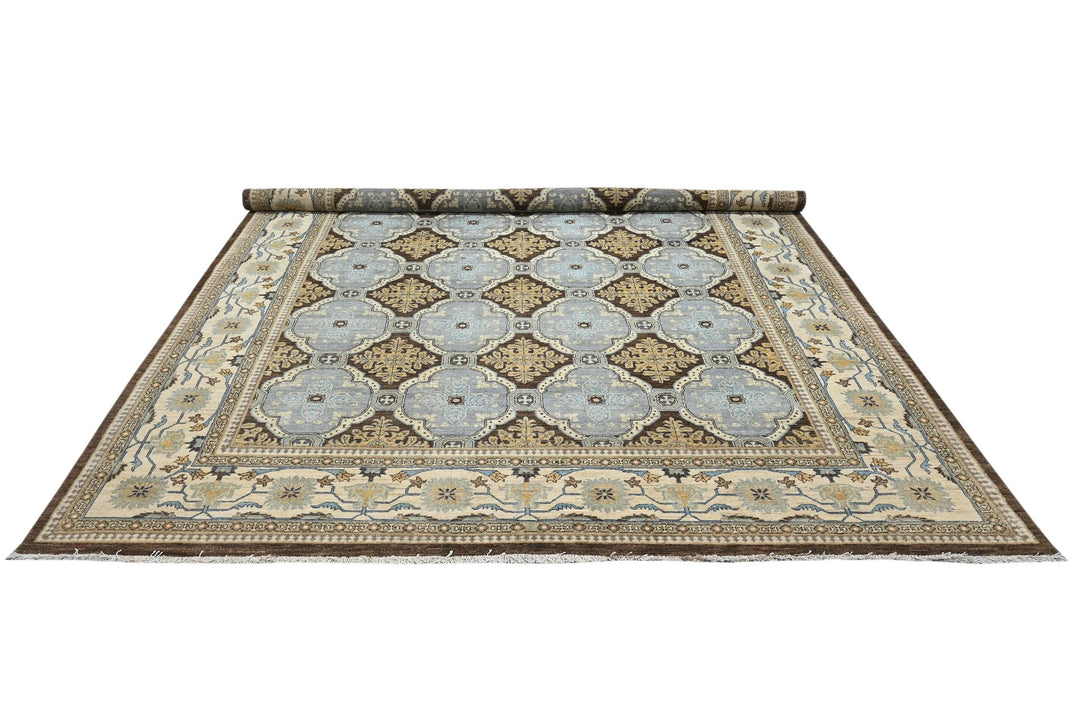brown Large rug 8' 0" x 10' 1"