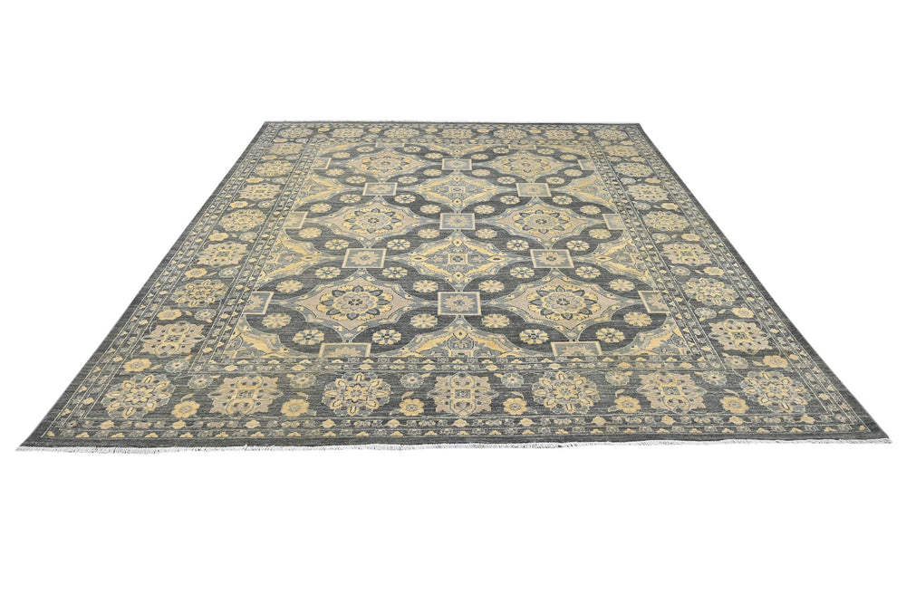 gray Large rug 8' 1" x 10' 0"