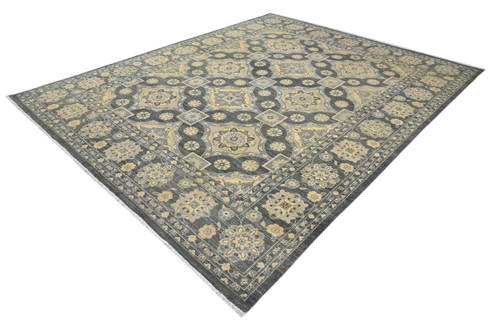 gray Large rug 8' 1" x 10' 0"