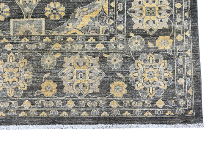 gray Large rug 8' 1" x 10' 0"