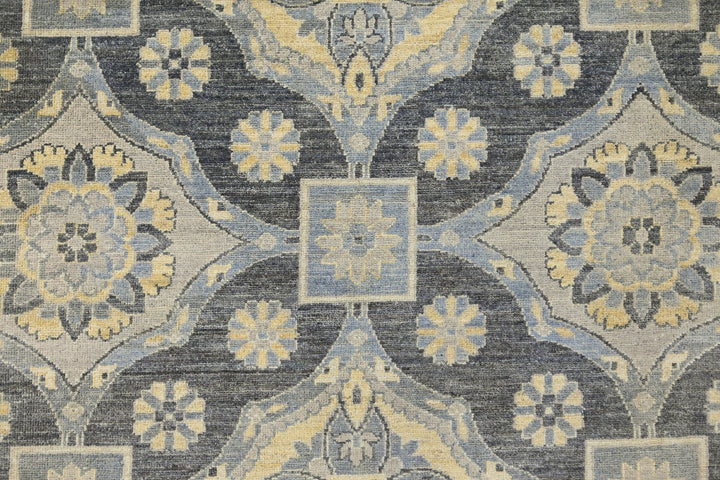 gray Large rug 8' 1" x 10' 0"