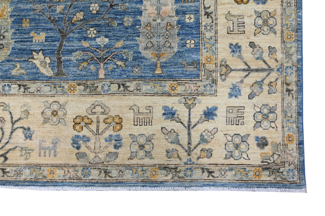 blue Large rug 7' 11" x 10' 2"