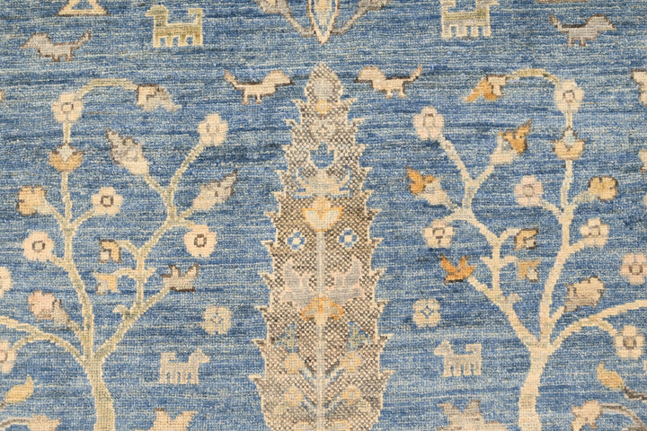 blue Large rug 7' 11" x 10' 2"