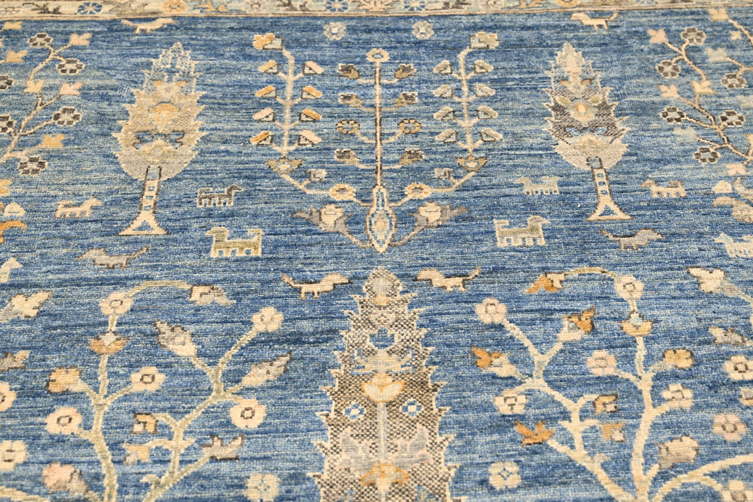 blue Large rug 7' 11" x 10' 2"