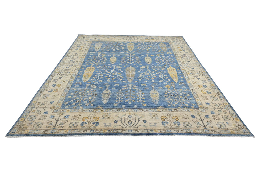 blue Large rug 7' 11" x 10' 2"