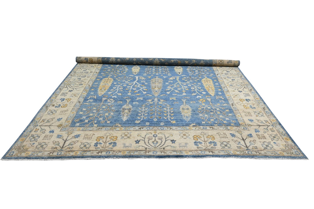 blue Large rug 7' 11" x 10' 2"